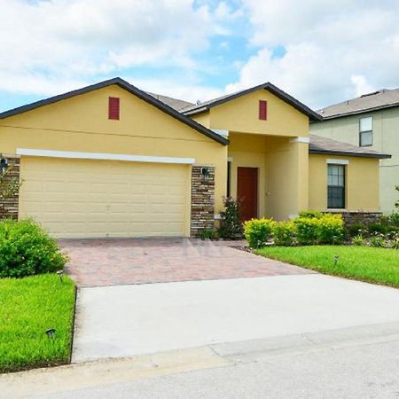 Make Memories With Your Family And Friends In This Beautiful Home 1014 Loughman Buitenkant foto