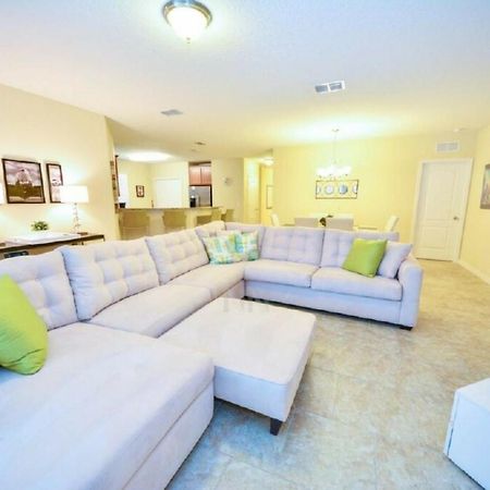 Make Memories With Your Family And Friends In This Beautiful Home 1014 Loughman Buitenkant foto