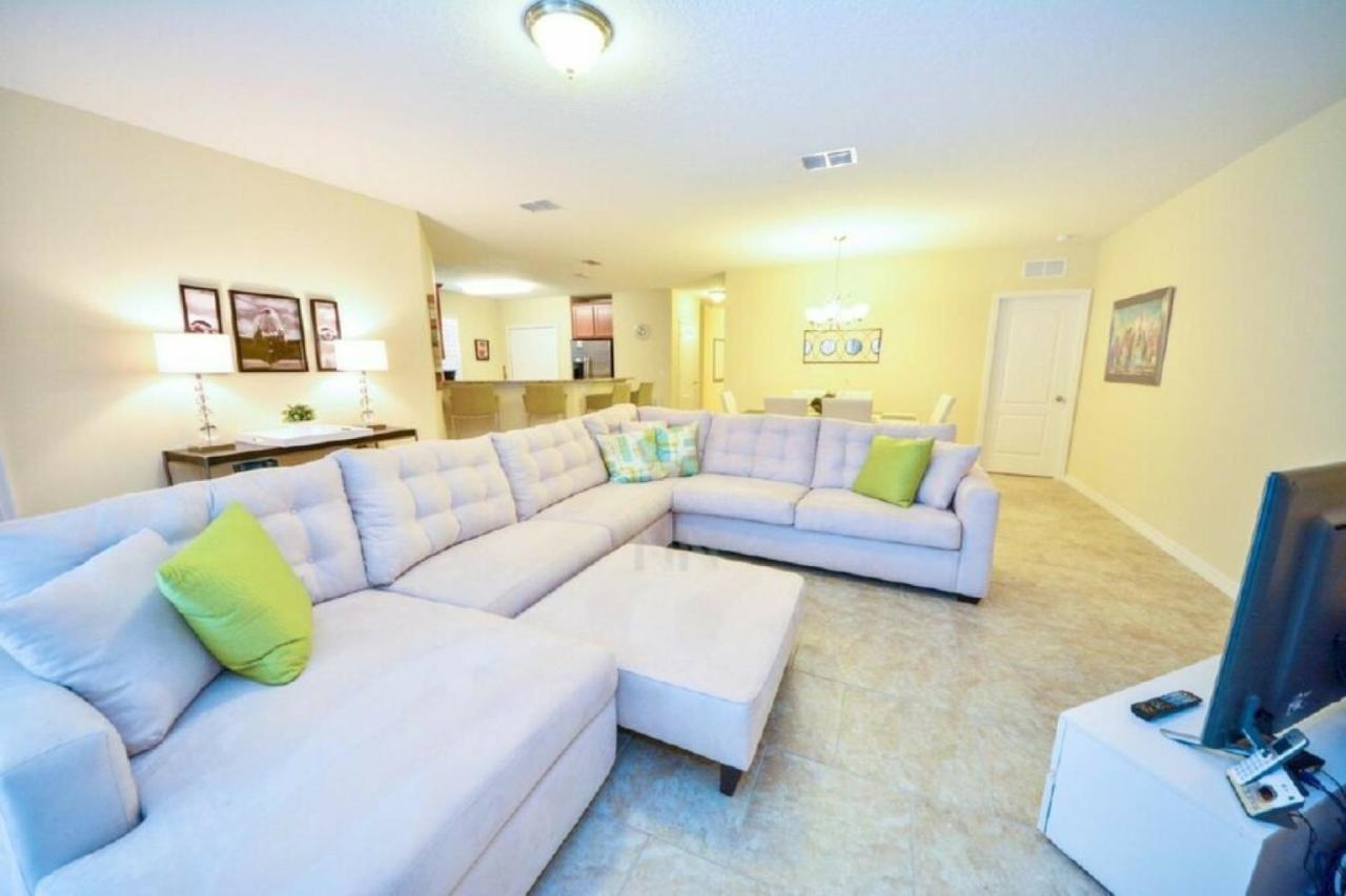 Make Memories With Your Family And Friends In This Beautiful Home 1014 Loughman Buitenkant foto