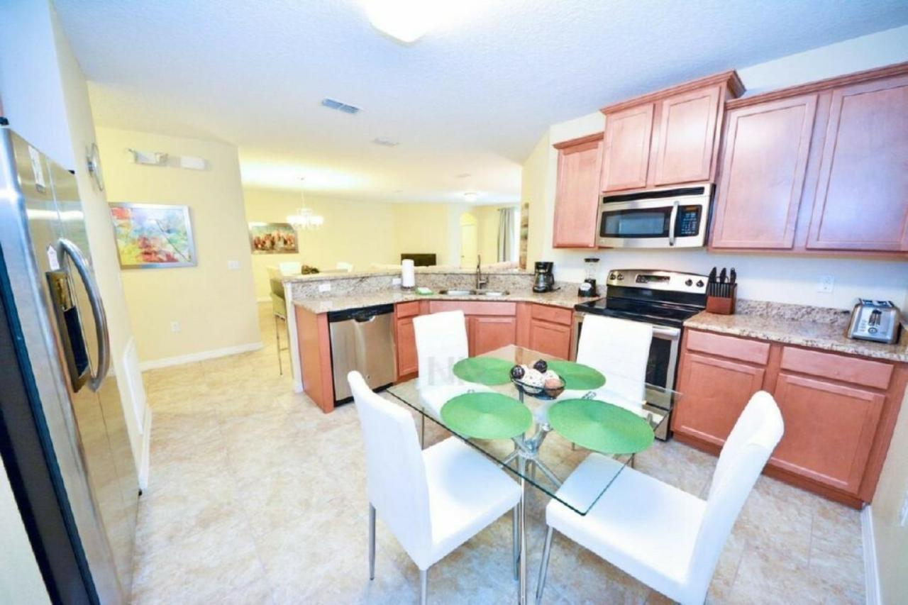 Make Memories With Your Family And Friends In This Beautiful Home 1014 Loughman Buitenkant foto